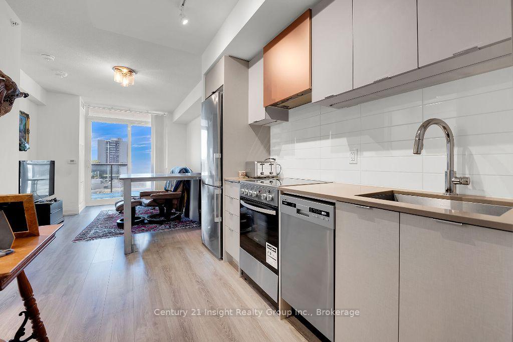 1 Bedroom Condo at 10 Gibbs,  Toronto For sale