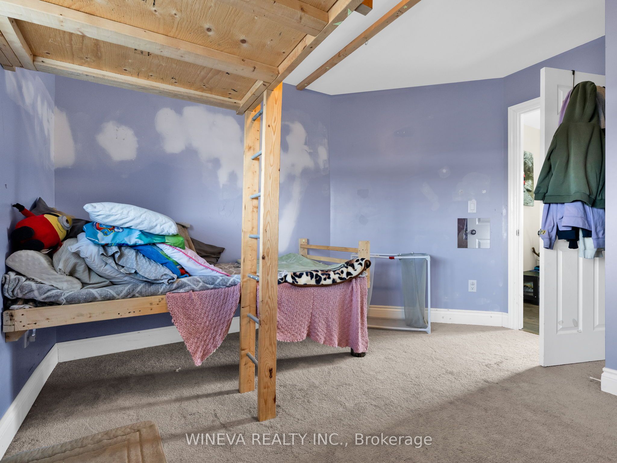 453 Montrave Avenue, Oshawa, ON L1J 4S6