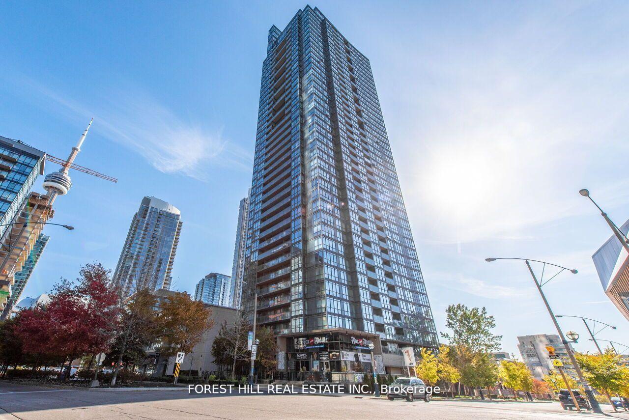 3 Bedrooms Condo at 15 Fort York, Toronto For sale