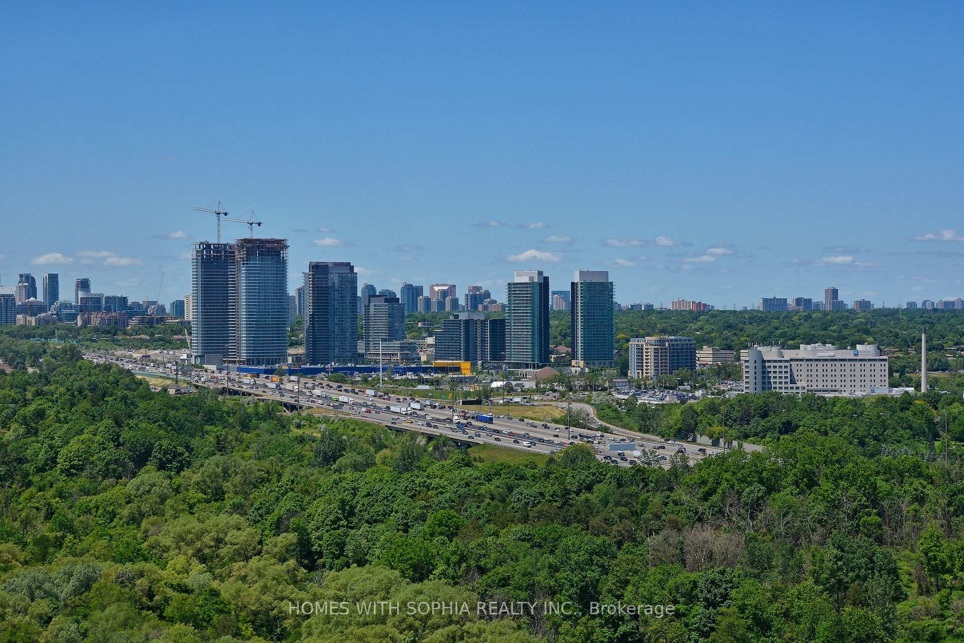 2 Bedrooms Condo at 18 Graydon Hall, Toronto For sale