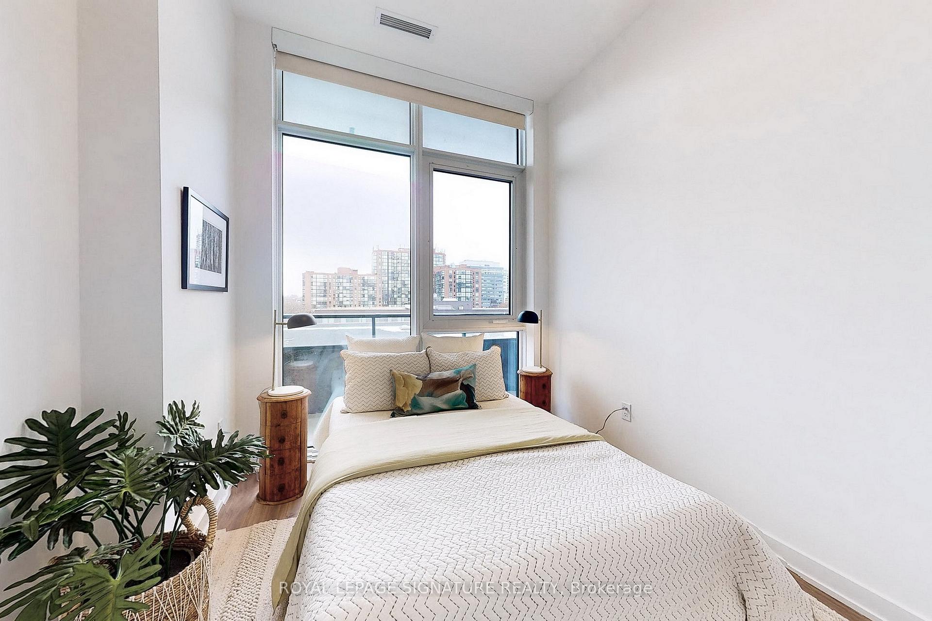 2 Bedrooms Condo at 9 Tecumseth, Toronto For sale