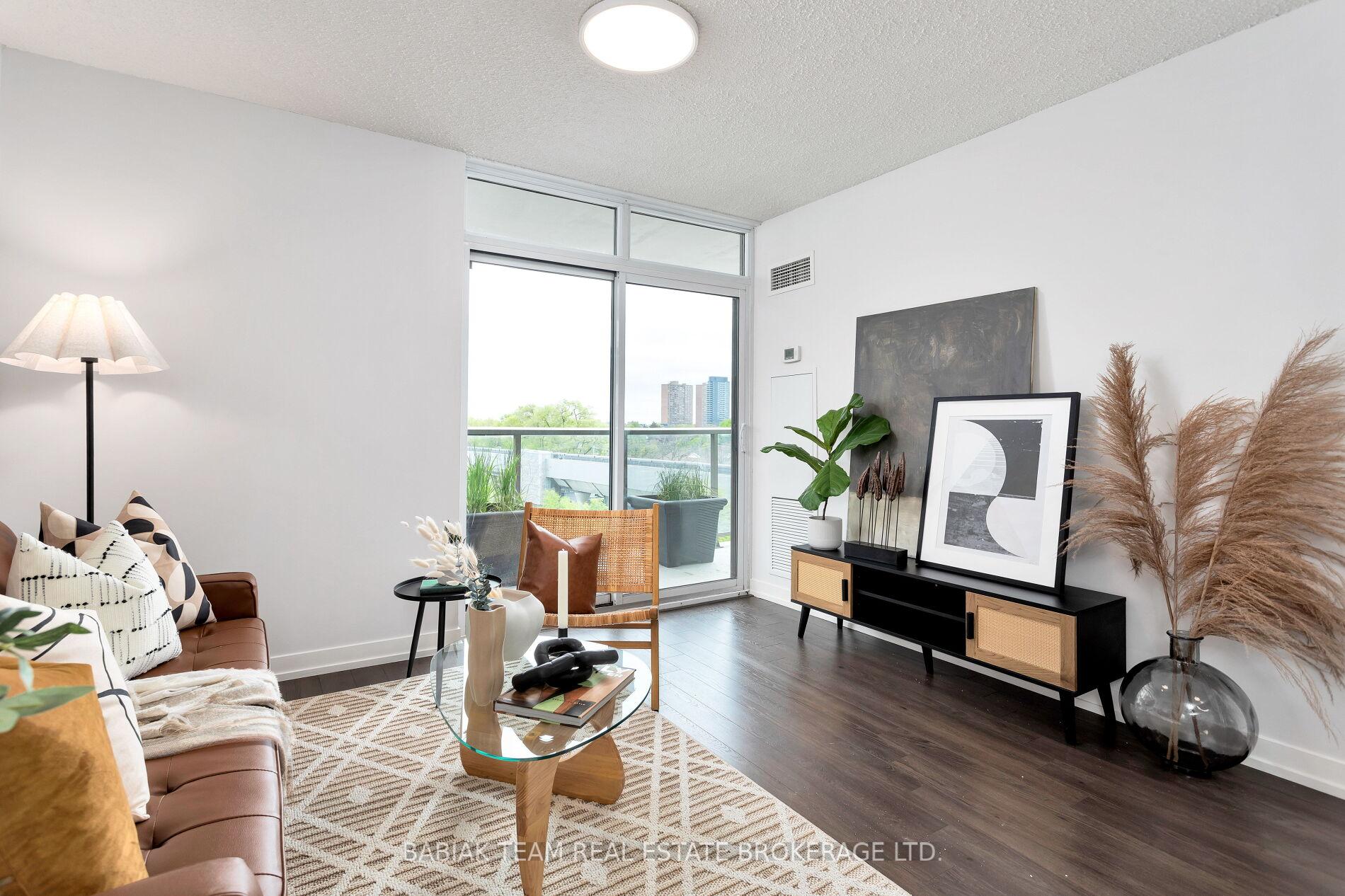 3 Bedrooms Condo at 816 Lansdowne, Toronto For sale