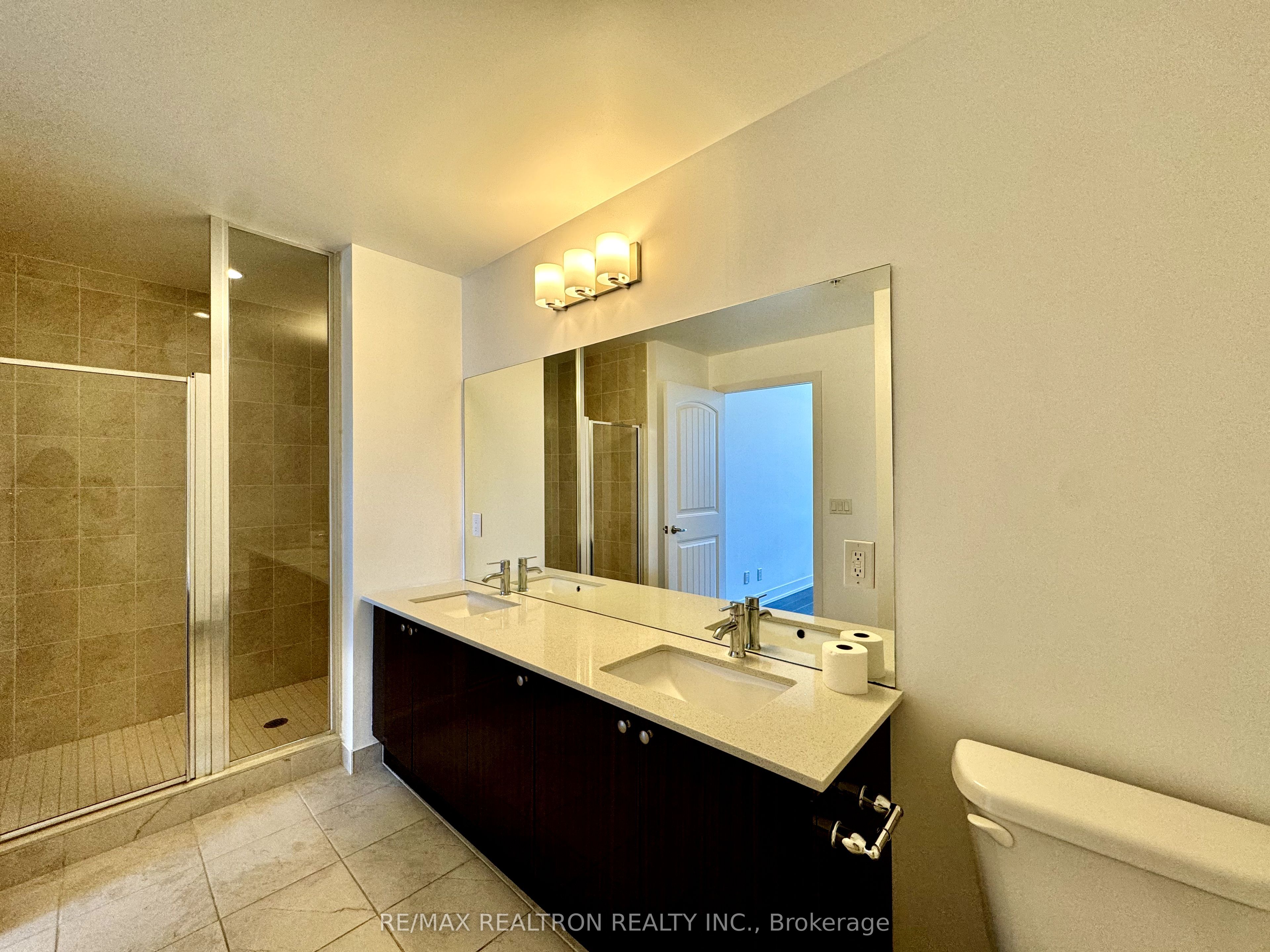 7 Kenaston Gardens, #329