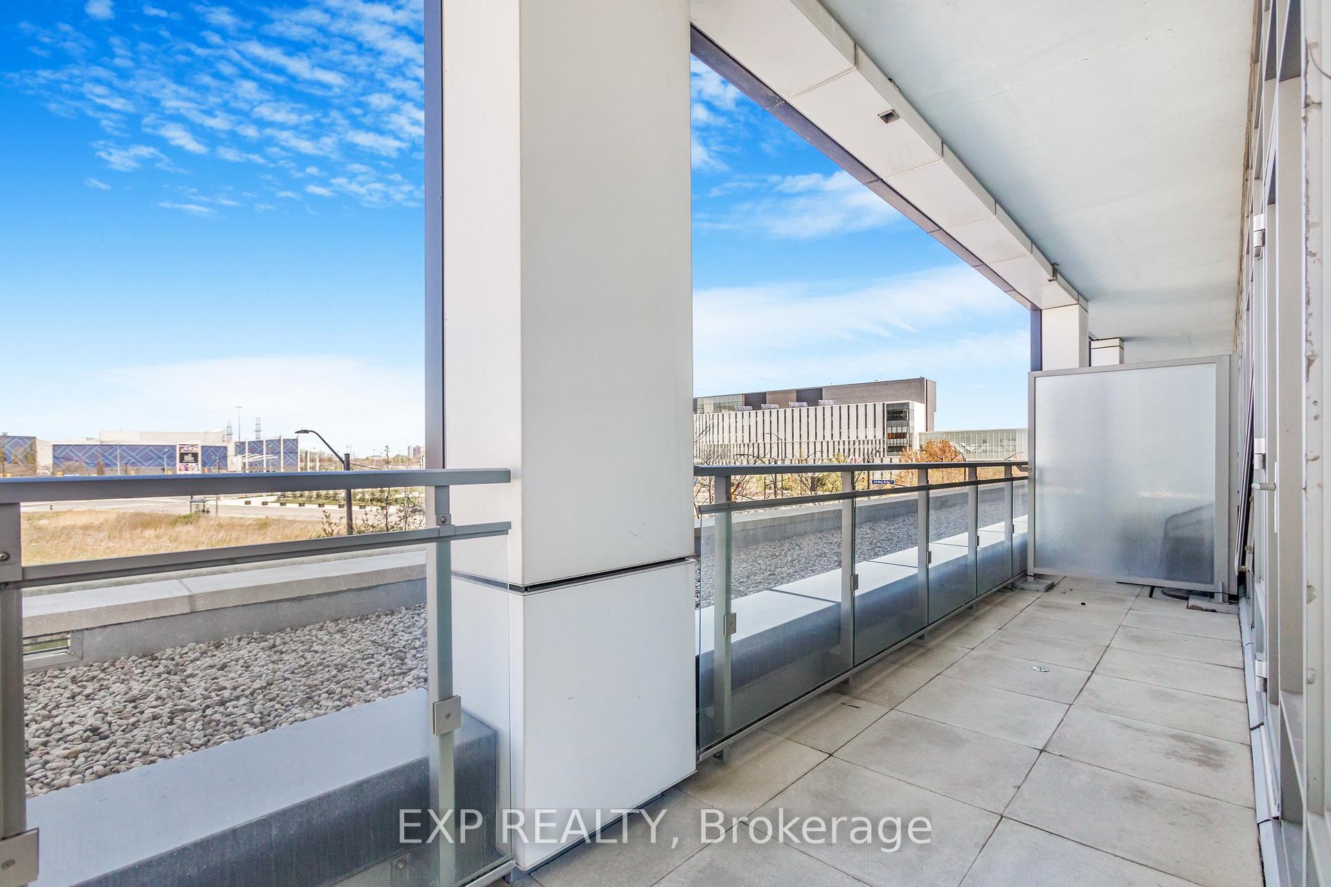 2 Bedrooms Condo at 360 Square One, Mississauga For sale