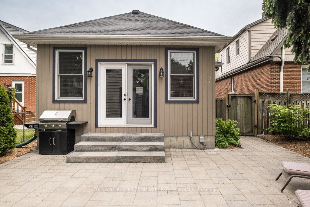 60 Longwood Road S