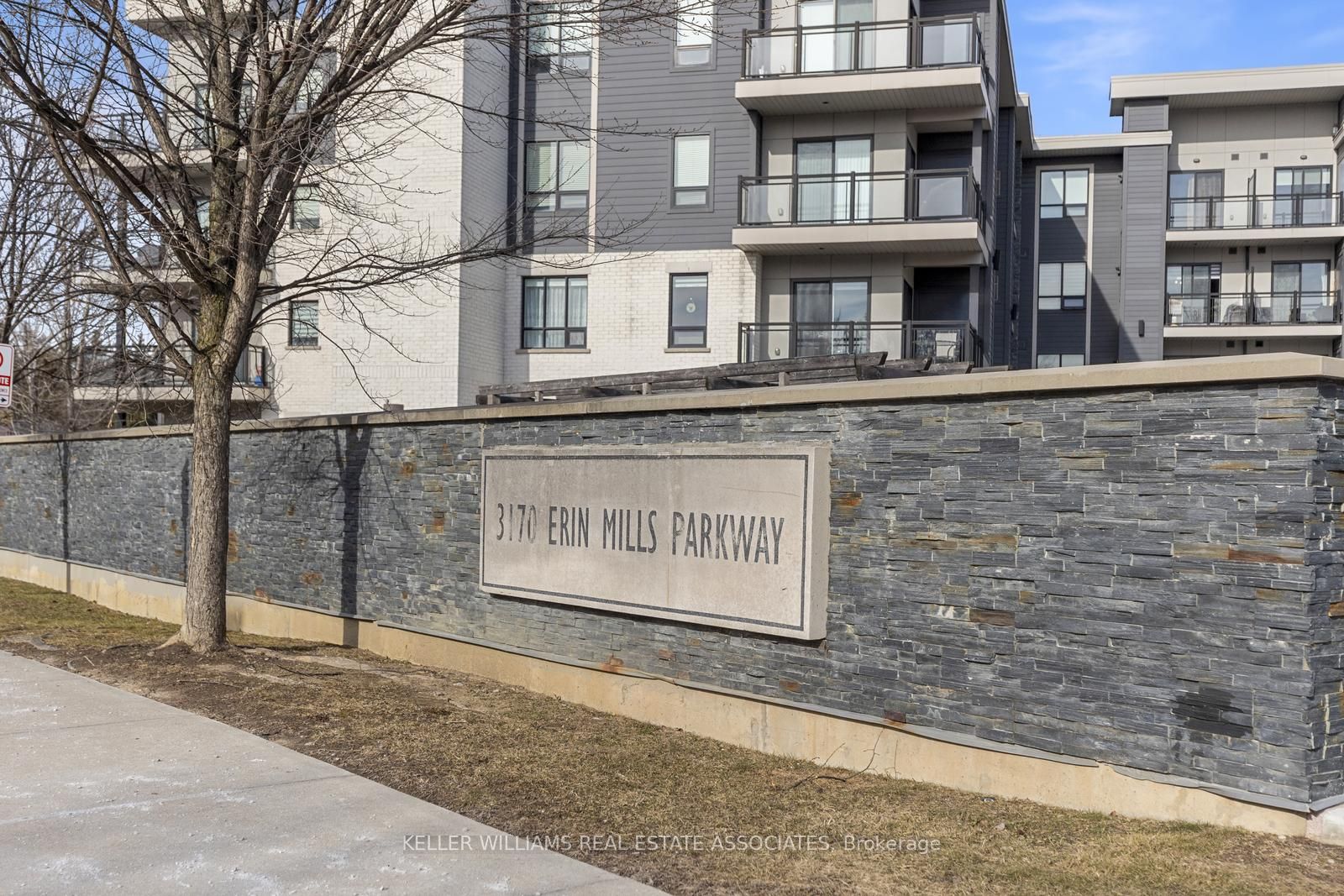 3170 Erin Mills Parkway, #420