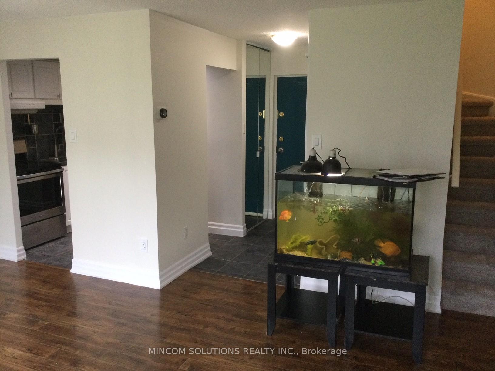2 Bedrooms Condo at 2001 Bonnymede,  Mississauga For sale