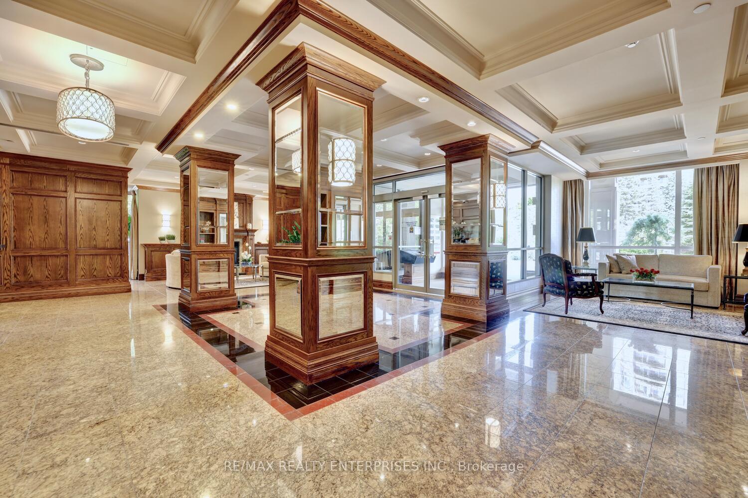 3 Bedrooms Condo at 1900 The Collegeway, Mississauga For sale
