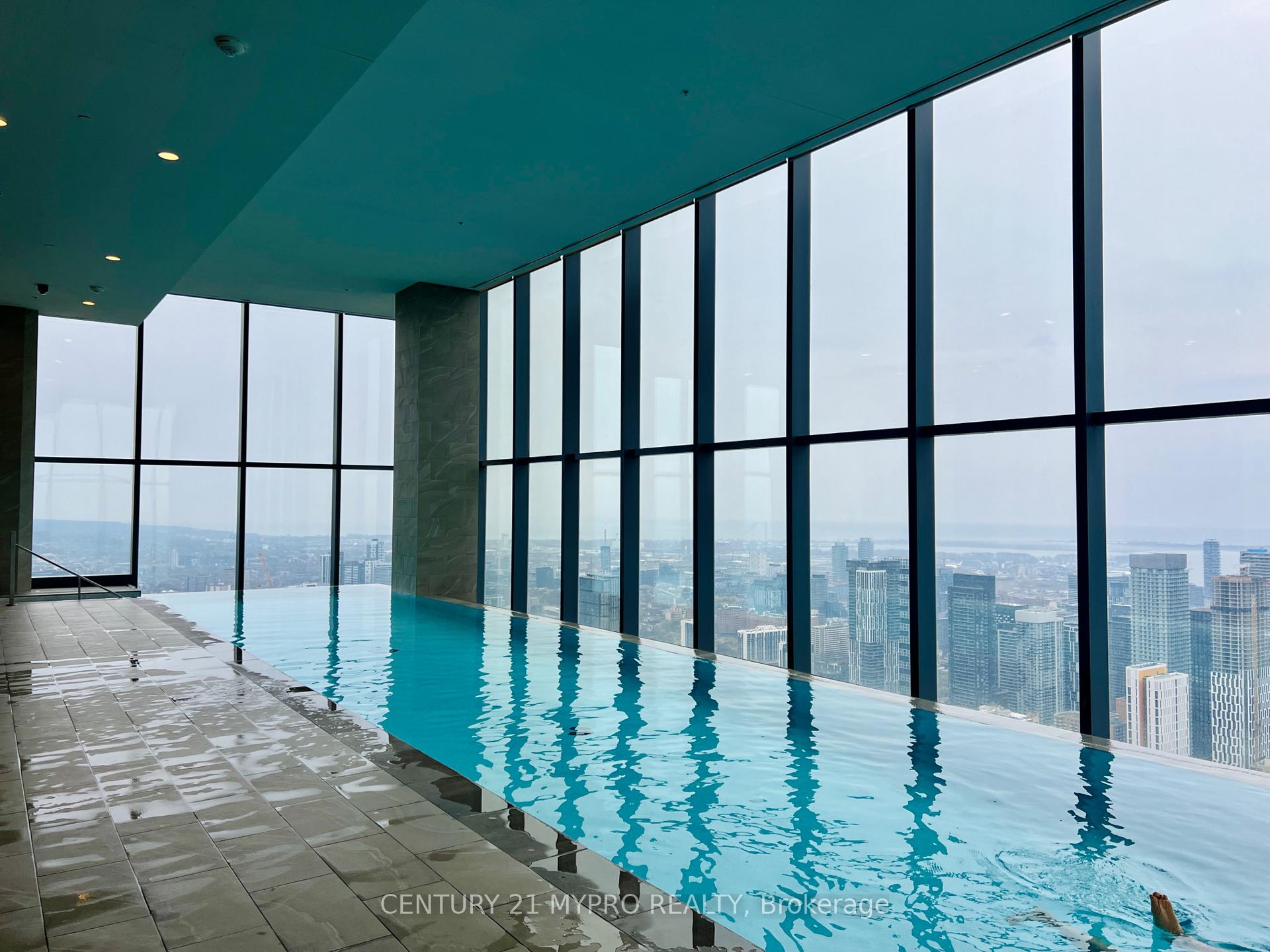 2 Bedrooms Condo at 7 Grenville, Toronto For sale