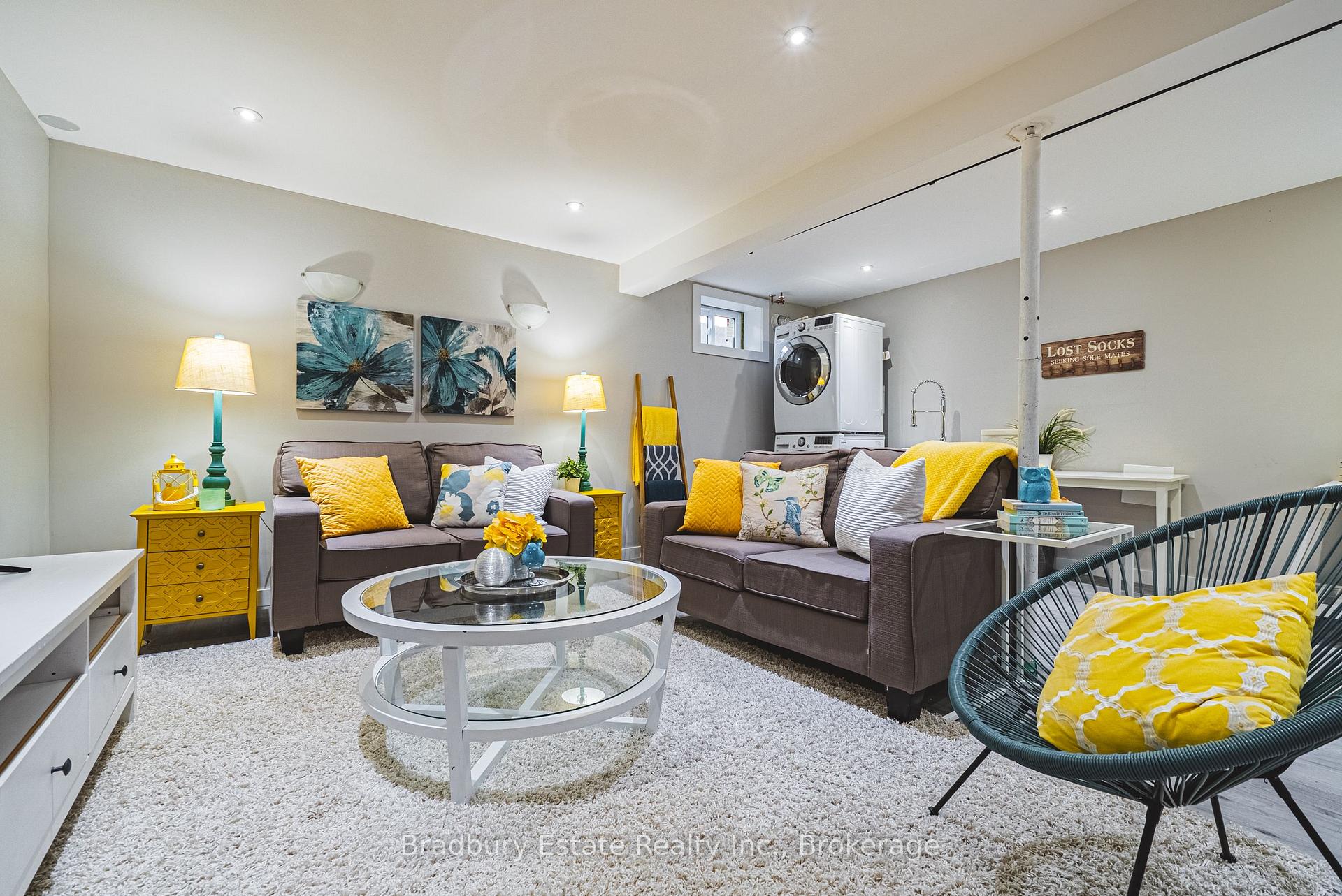 3 Bedrooms Condo at 1489 Ester, Burlington For sale