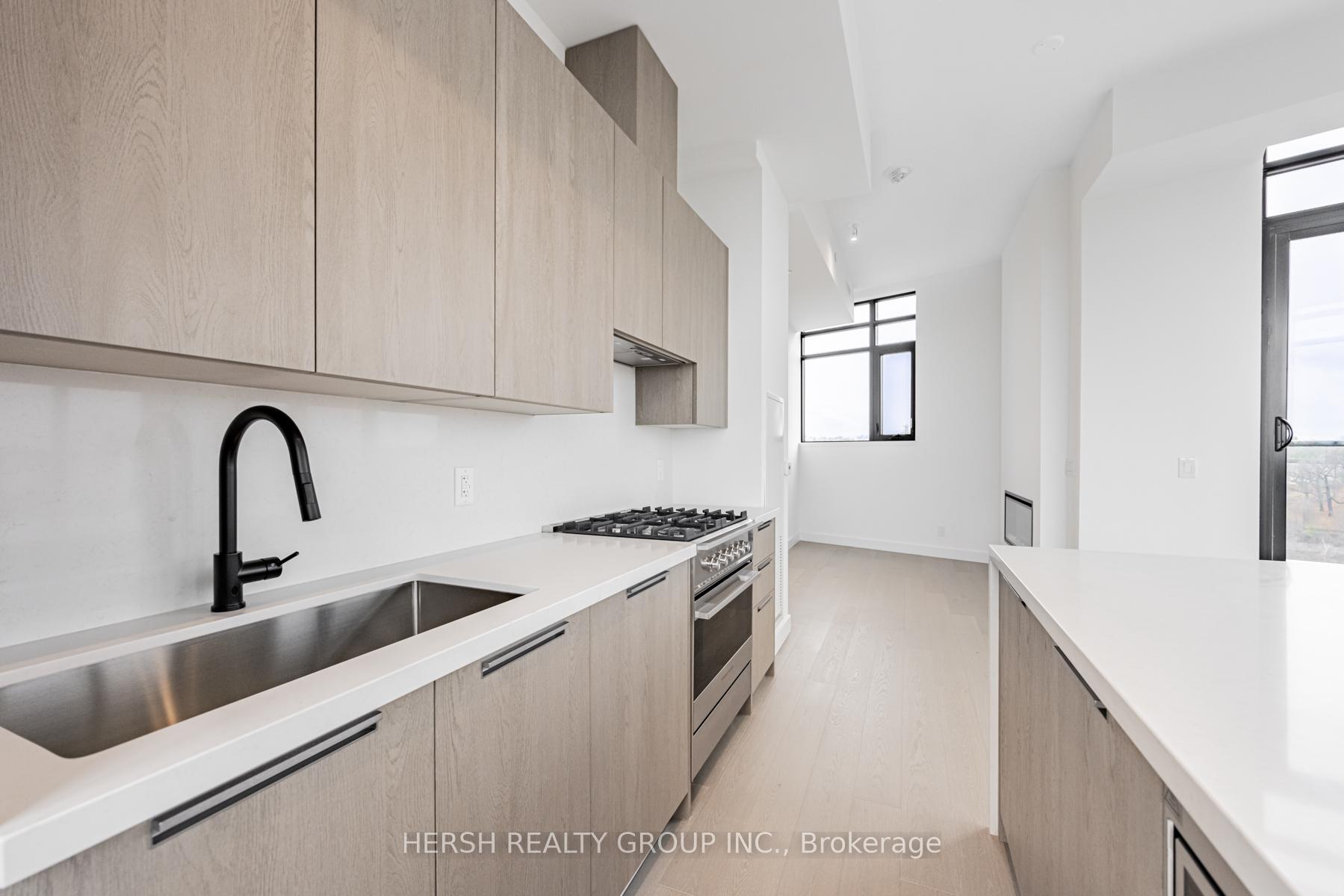 2 Bedrooms Condo at 160 Kingsway, Toronto For sale