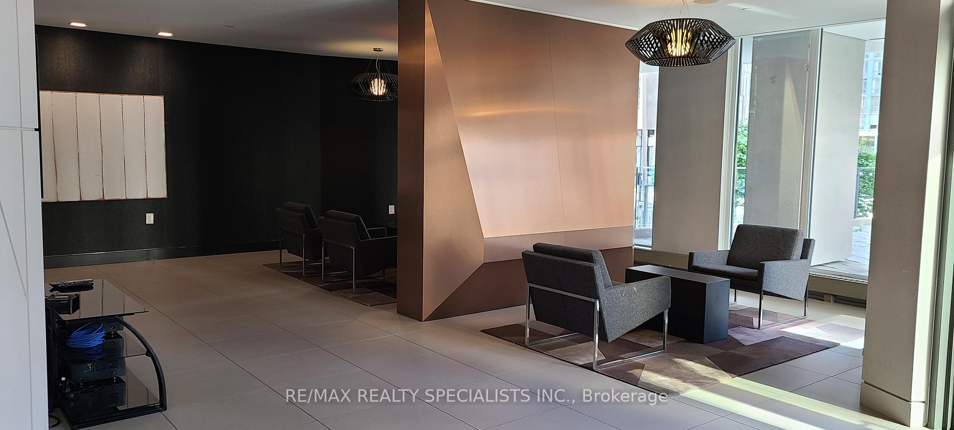 2 Bedrooms Condo at 75 Queens Wharf, Toronto For sale