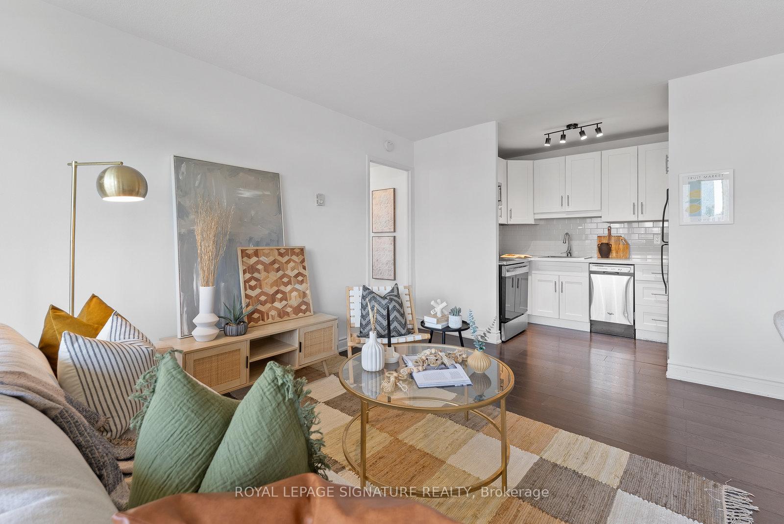2 Bedrooms Condo at 40 Homewood, Toronto For sale