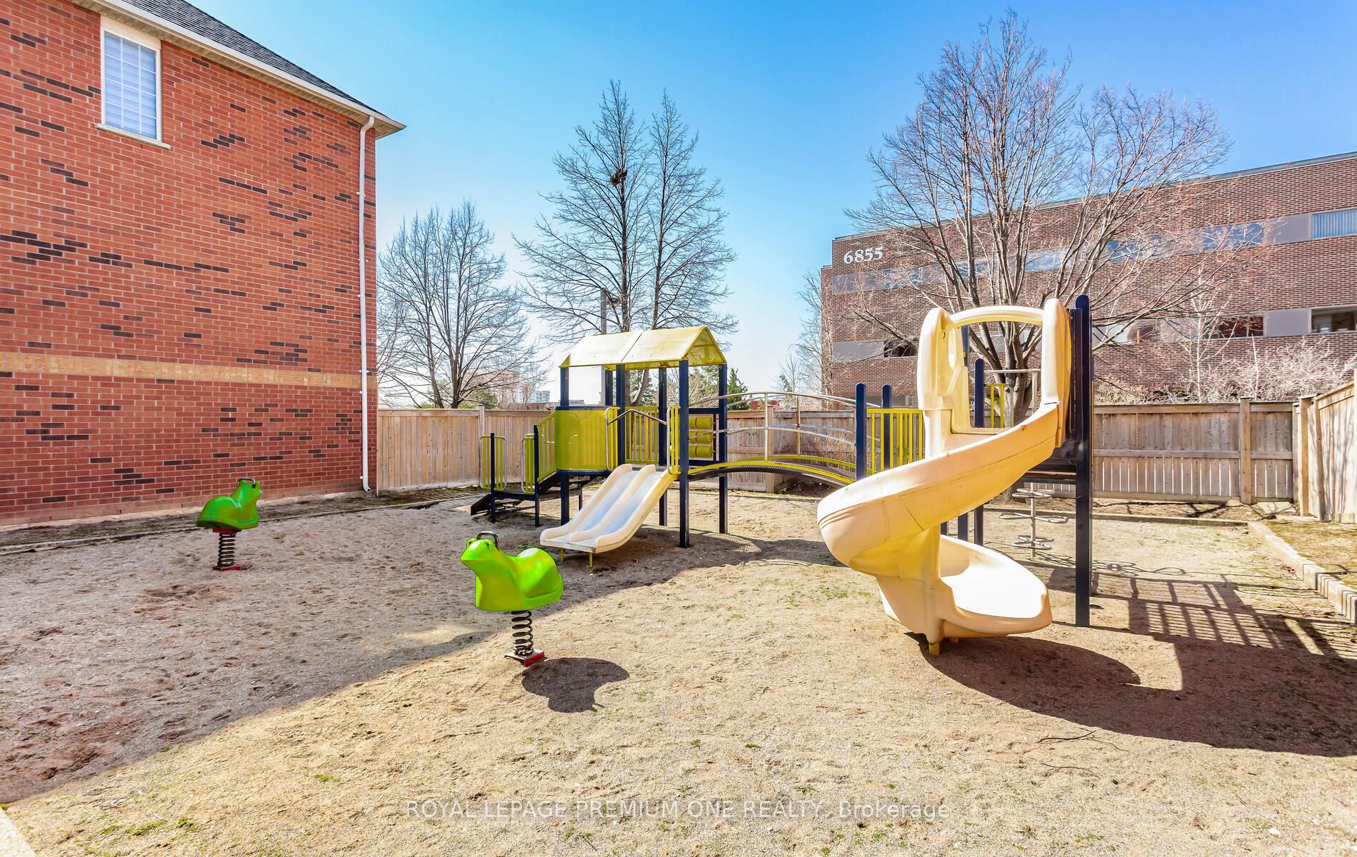 6860 MeadowvaleTownCentre Circle, #23