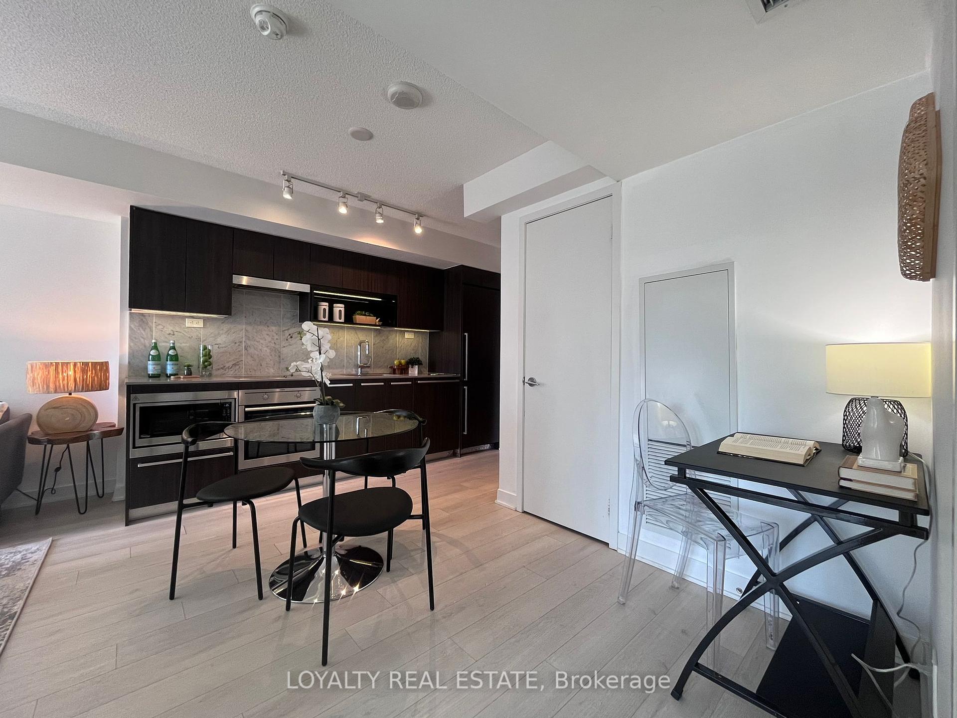 1 Bedroom Condo at 70 Queens Wharf, Toronto For sale