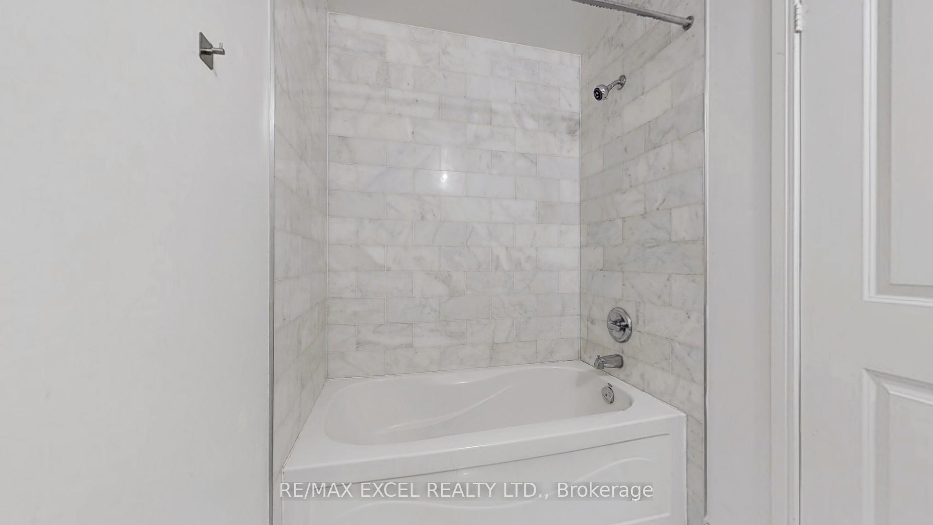 2 Bedrooms Condo at 1 Scott, Toronto For sale