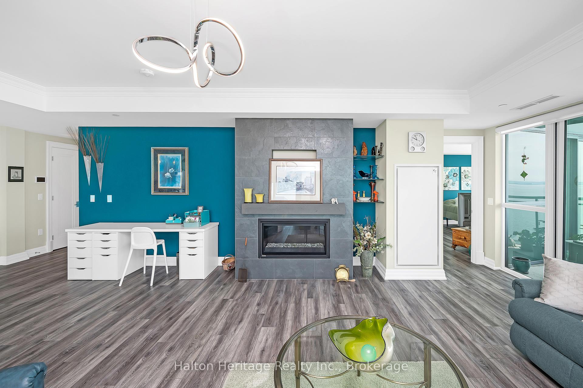 2 Bedrooms Condo at 2060 Lakeshore, Burlington For sale