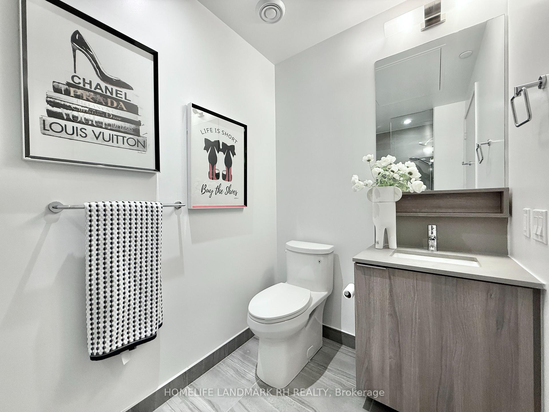 3 Bedrooms Condo at 950 Portage, Vaughan For sale