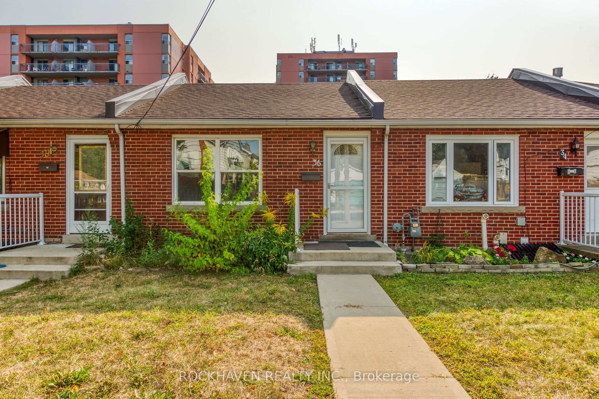 2 Bedrooms Other at 36 Macklin,  Hamilton For sale