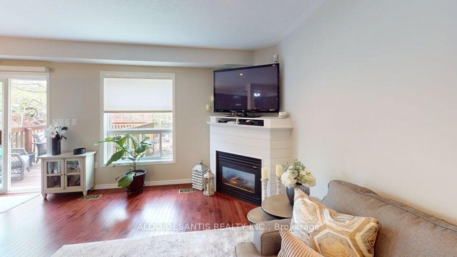 3 Bedrooms Condo at 348 Highland, Hamilton For sale