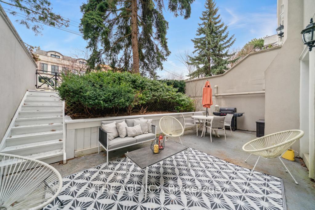 2 Bedrooms Condo at 105 Heath, Toronto For sale