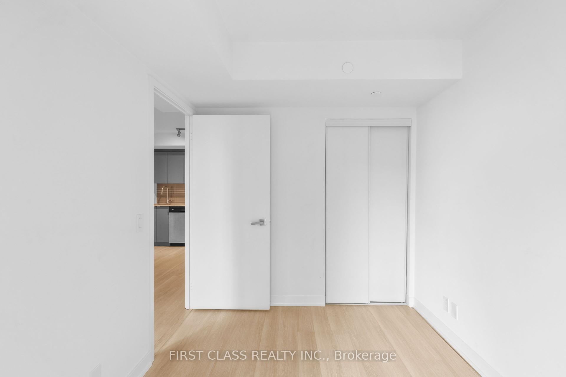 2 Bedrooms Condo at 30 Tretti, Toronto For sale