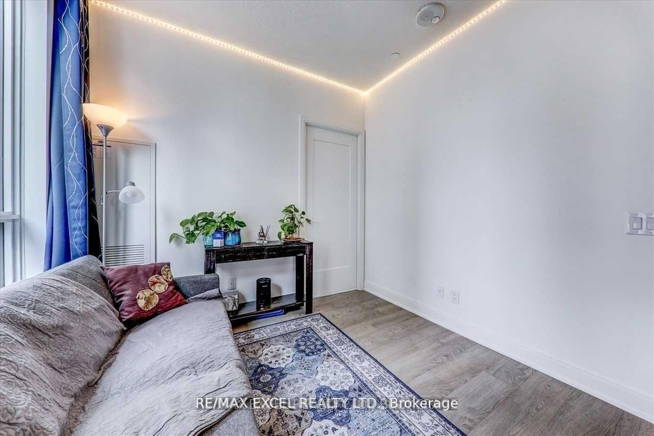 2 Bedrooms Condo at 70 Annie Craig, Toronto For sale