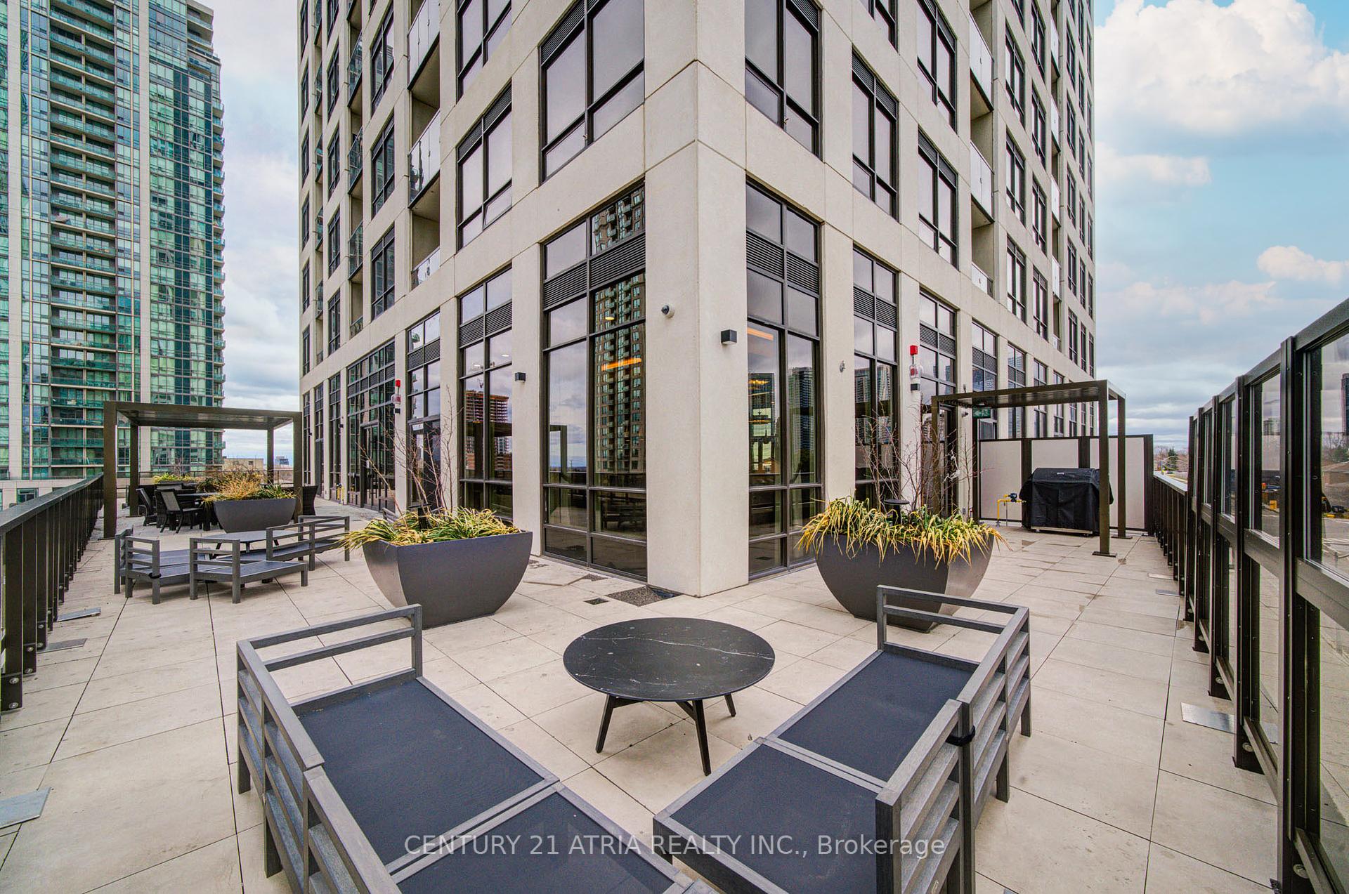 2 Bedrooms Condo at 36 Elm,  Mississauga For sale