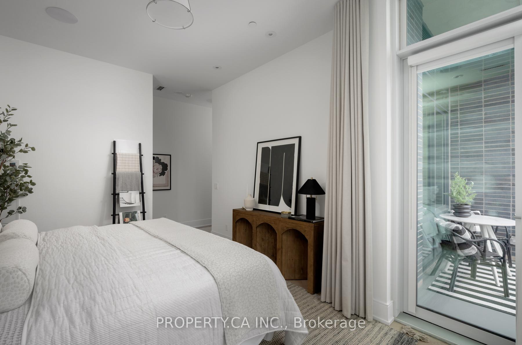 3 Bedrooms Condo at 1 Edgewater, Toronto For sale