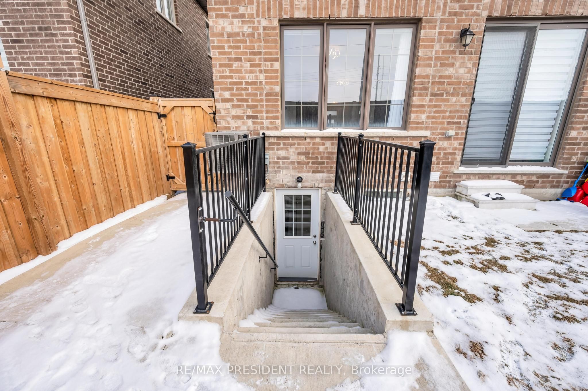 10 Callahan Court