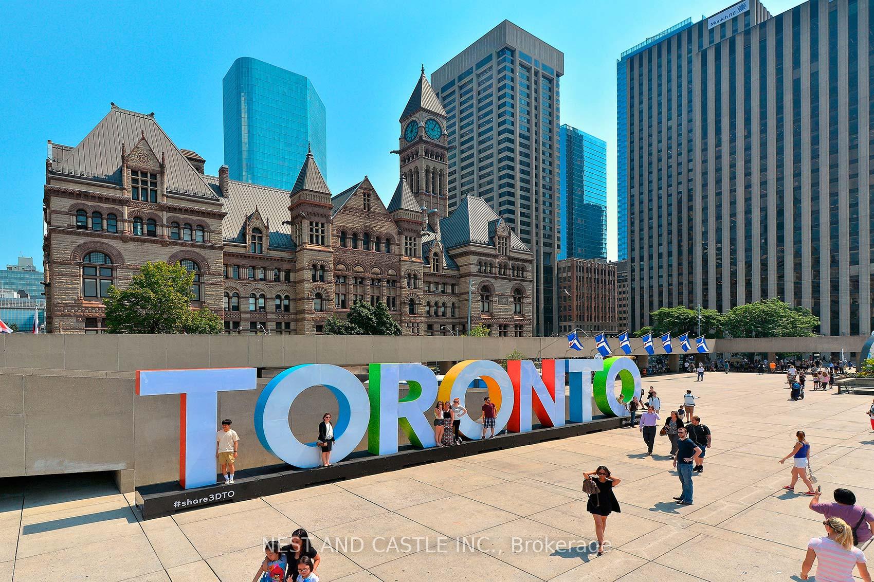 2 Bedrooms Condo at 100 Harbour, Toronto For sale