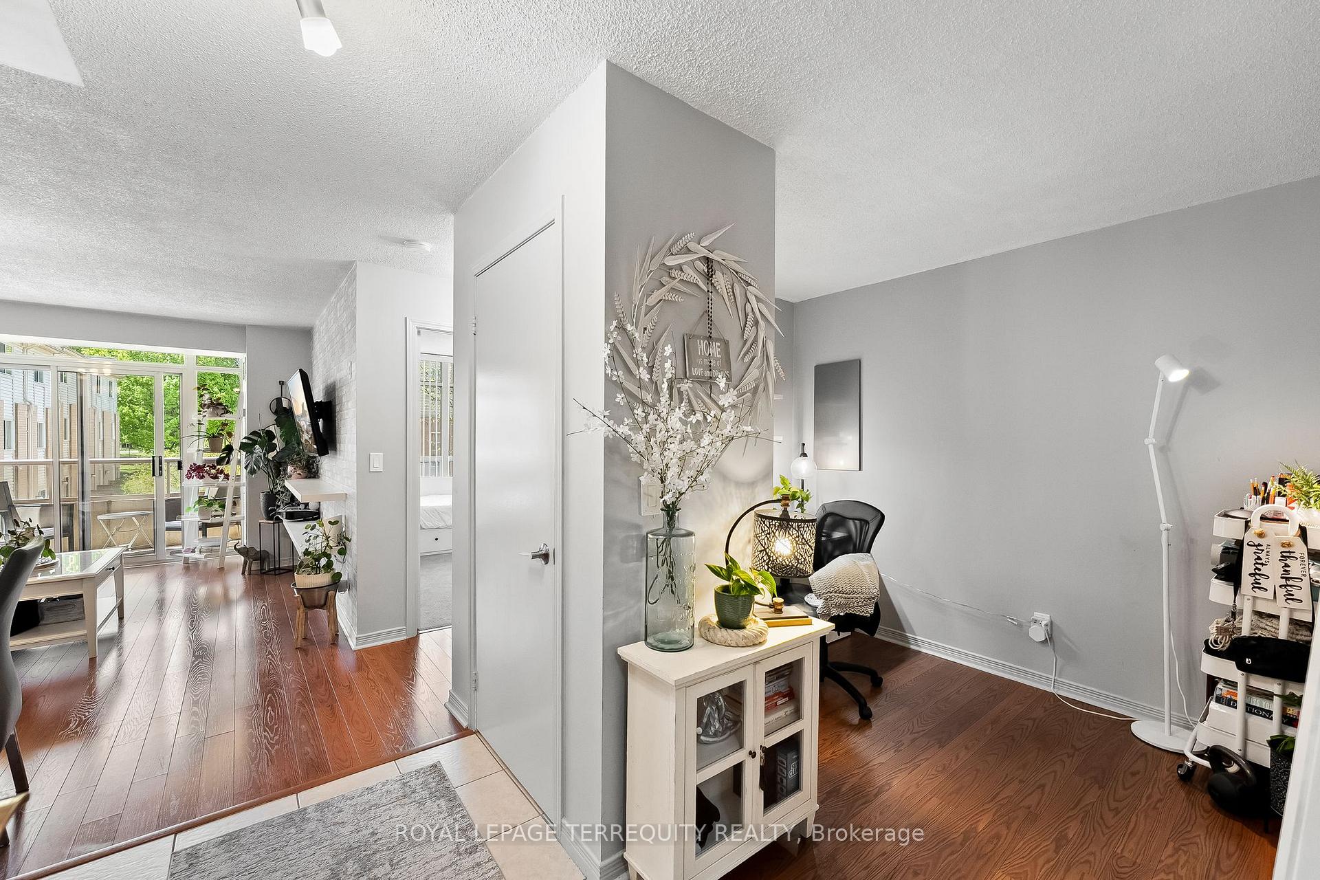 3 Bedrooms Condo at 3650 Kingston RD, Toronto For sale