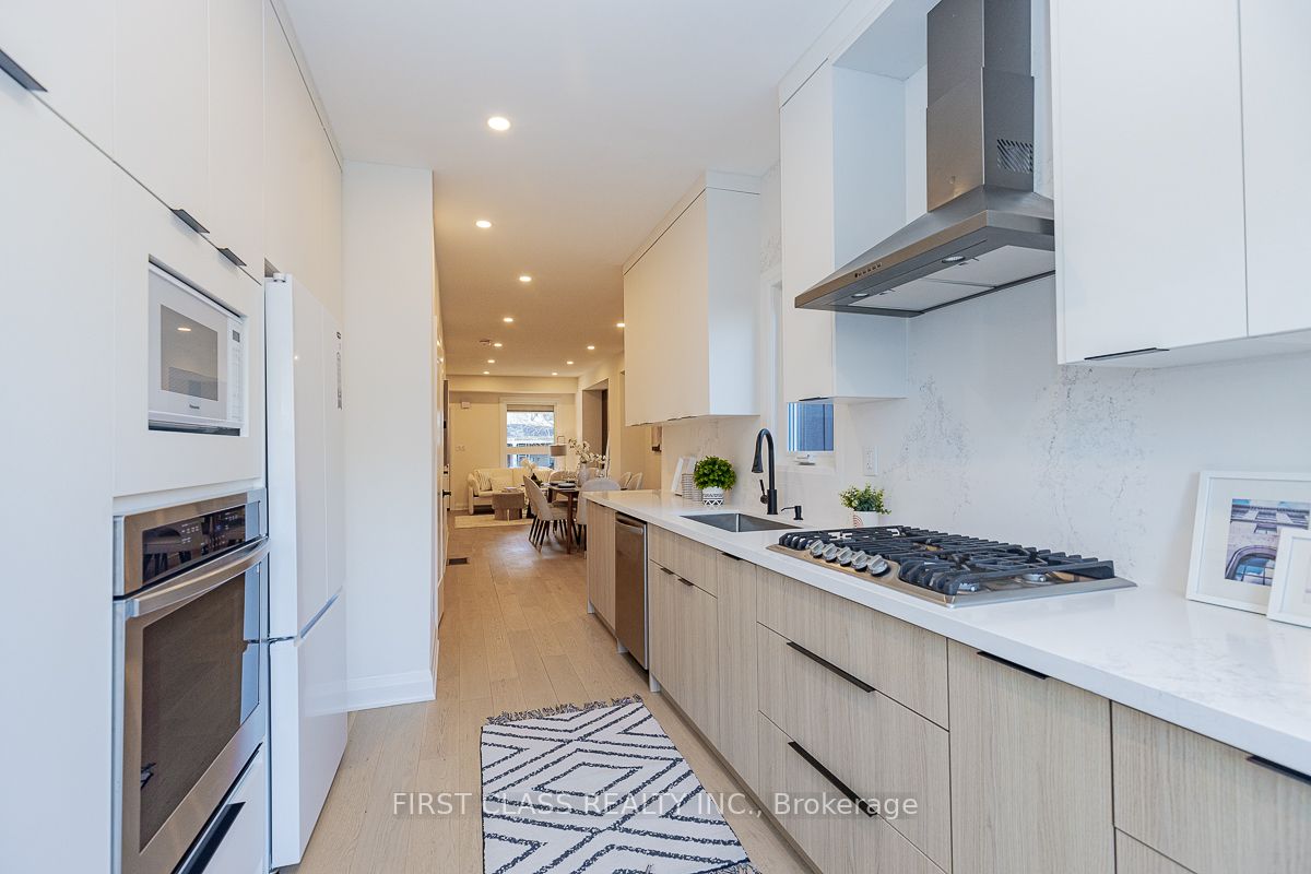 28 Endean Avenue, Toronto, ON M4M 1W6