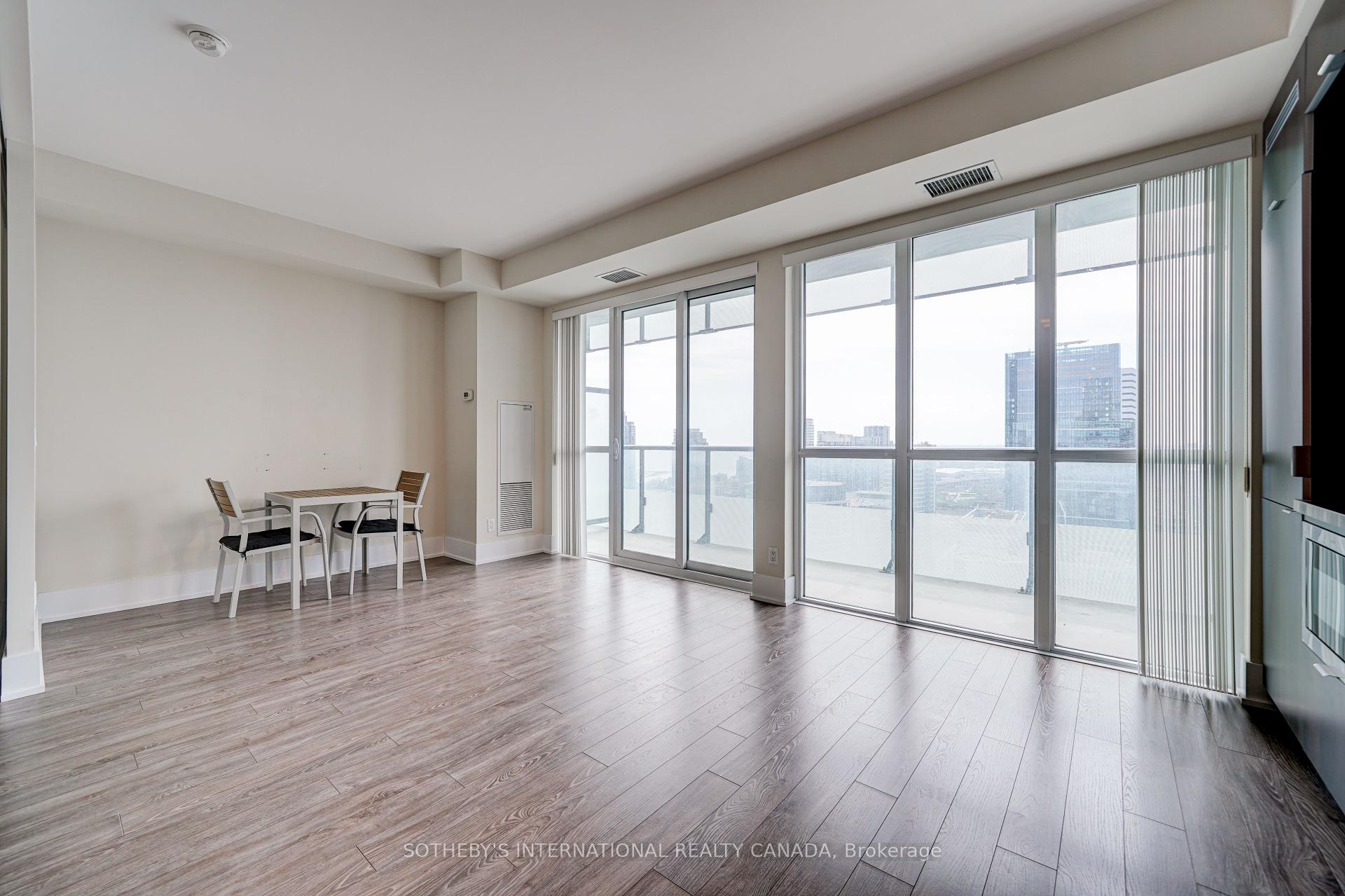 2 Bedrooms Condo at 300 Front, Toronto For sale