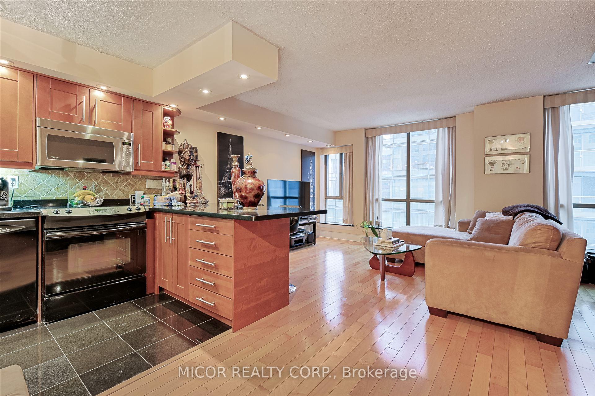 1 Bedroom Condo at 40 Scollard,  Toronto For sale