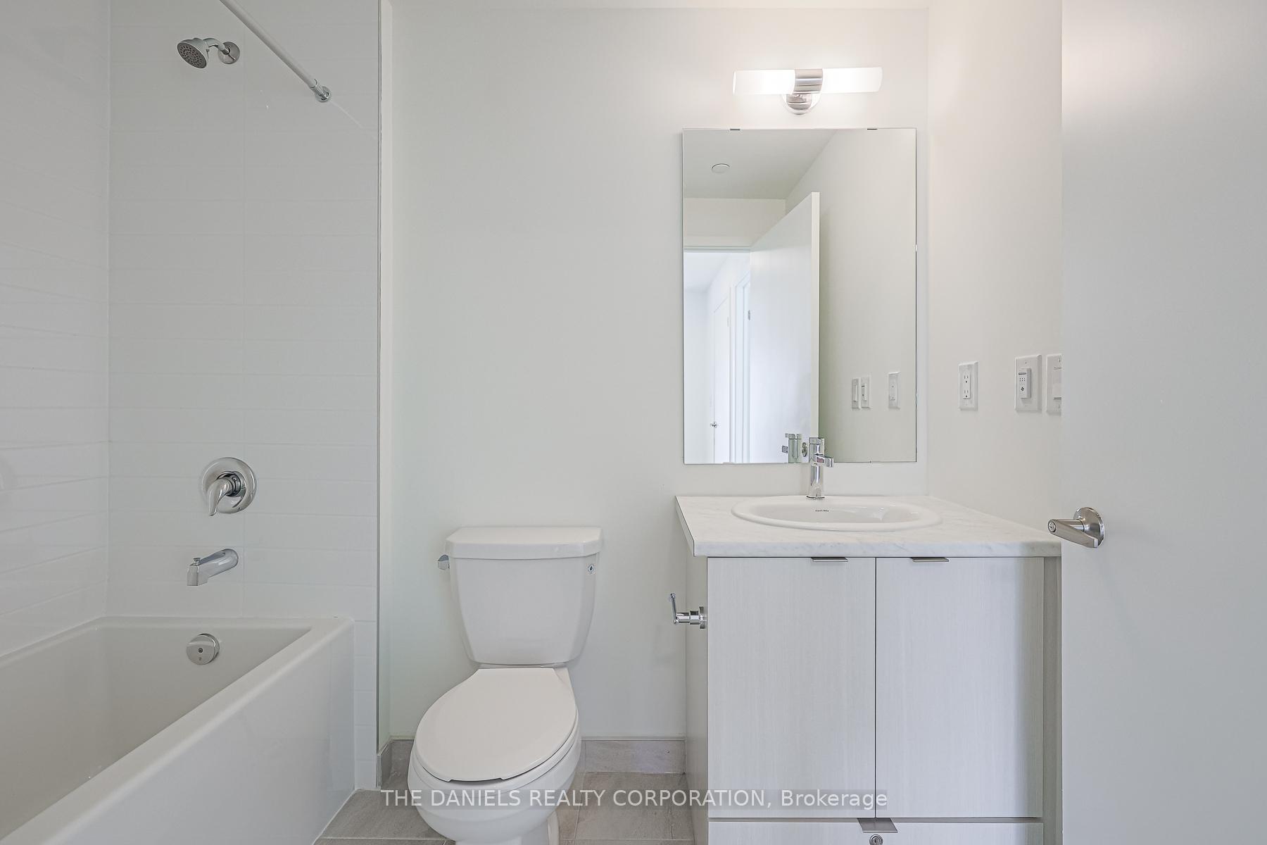 2 Bedrooms Condo at 135 Canon Jackson,  Toronto For sale