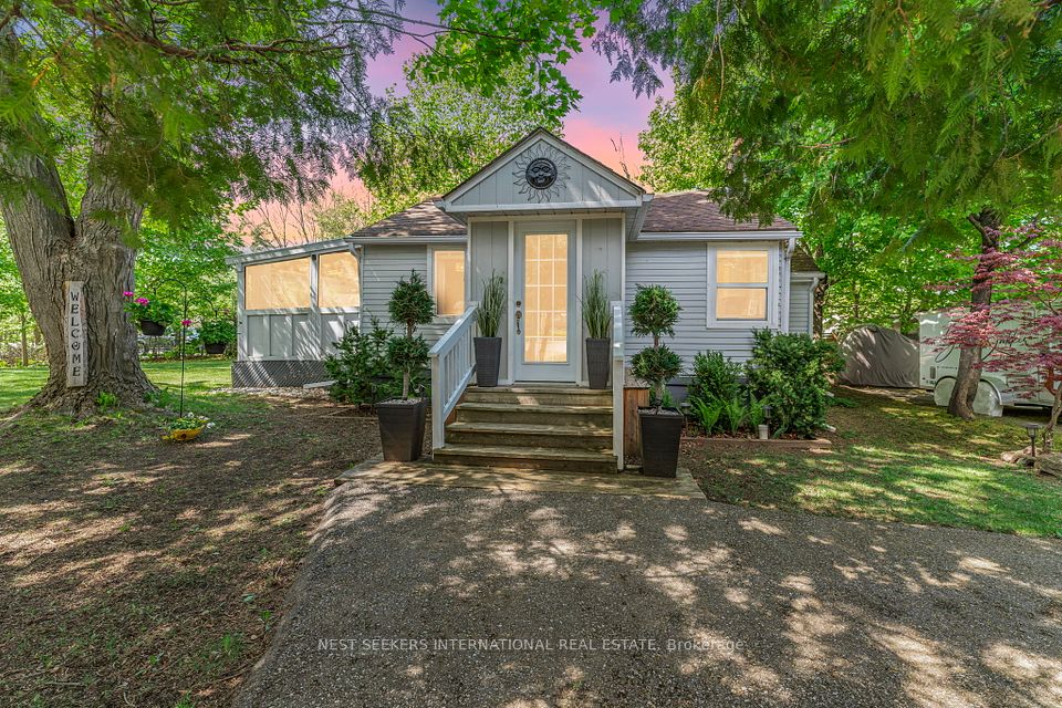 900 Clifton