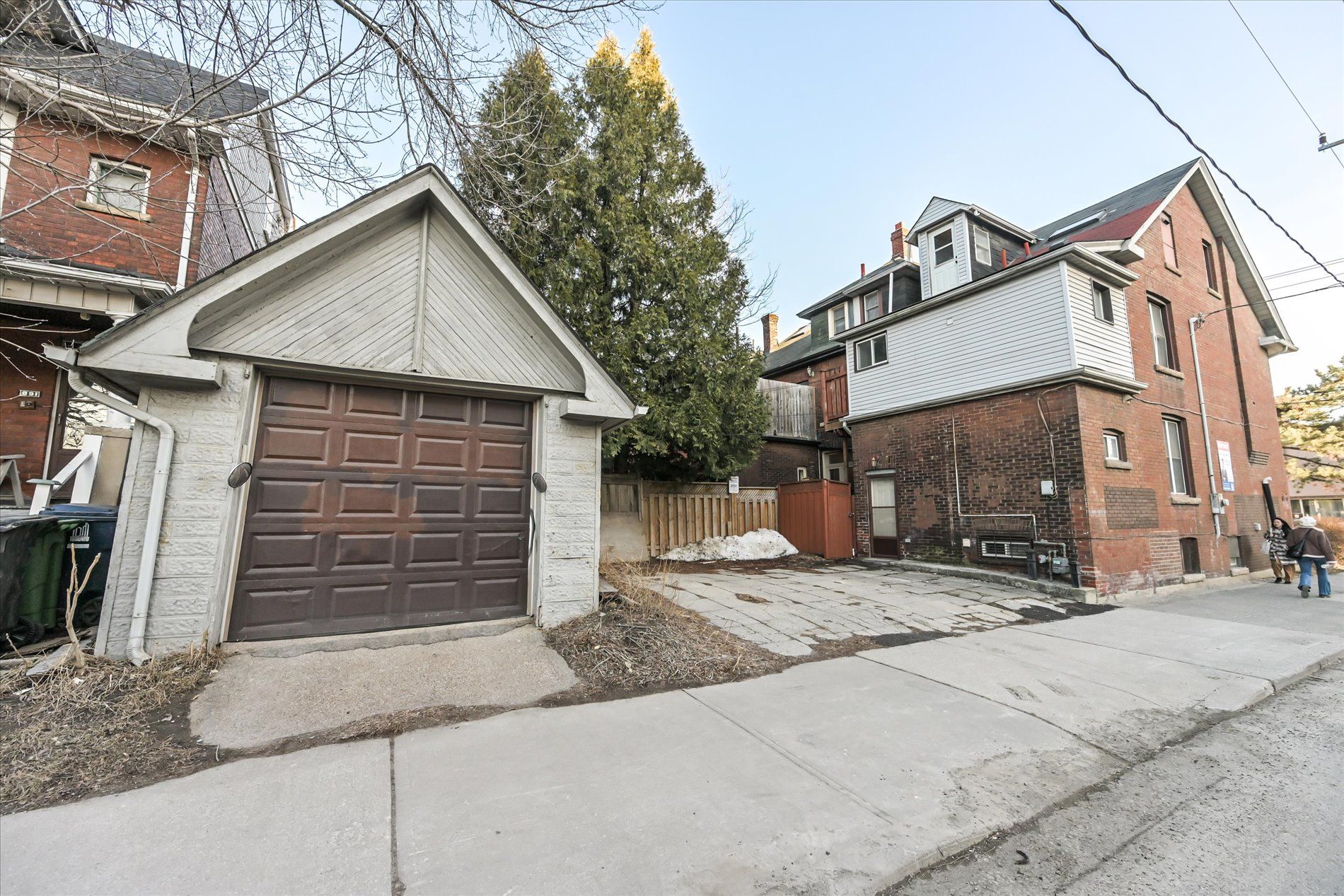 18 Barton Avenue