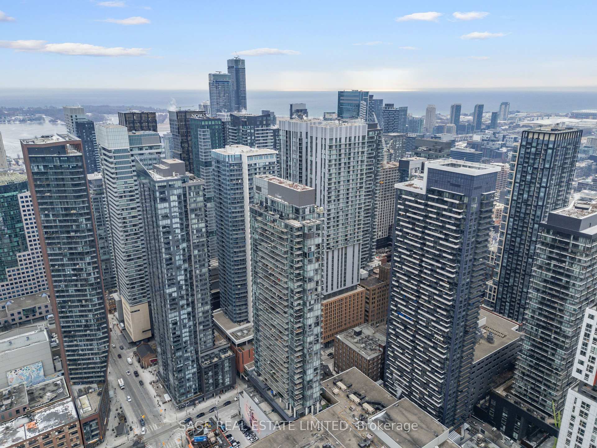 2 Bedrooms Condo at 290 Adelaide, Toronto For sale