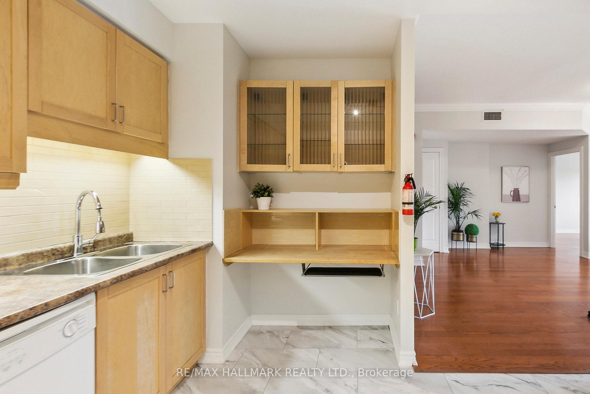 2 Bedrooms Condo at 1 Lawlor, Toronto For sale