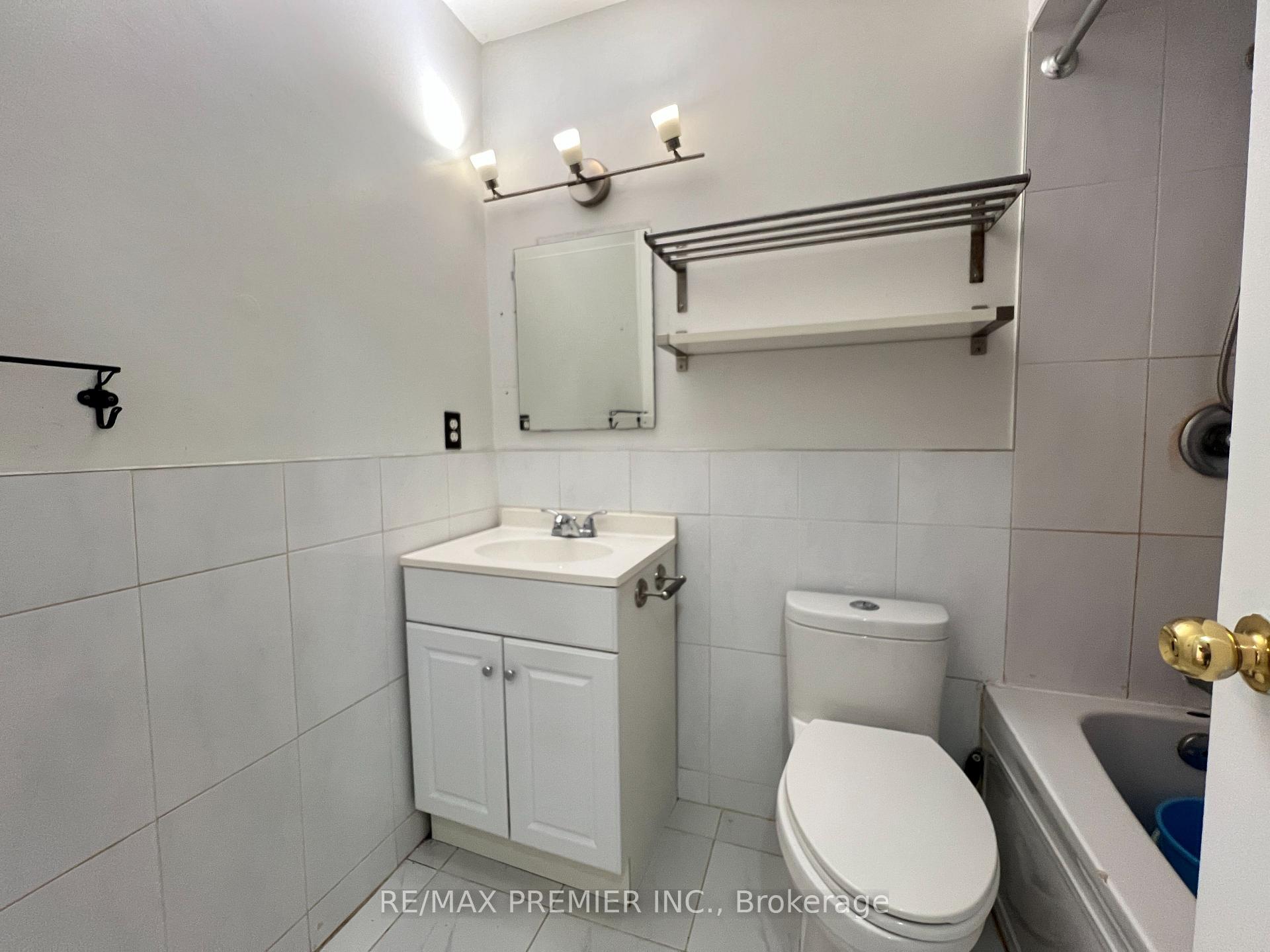 4 Bedrooms Condo at 10 Eddystone, Toronto For sale