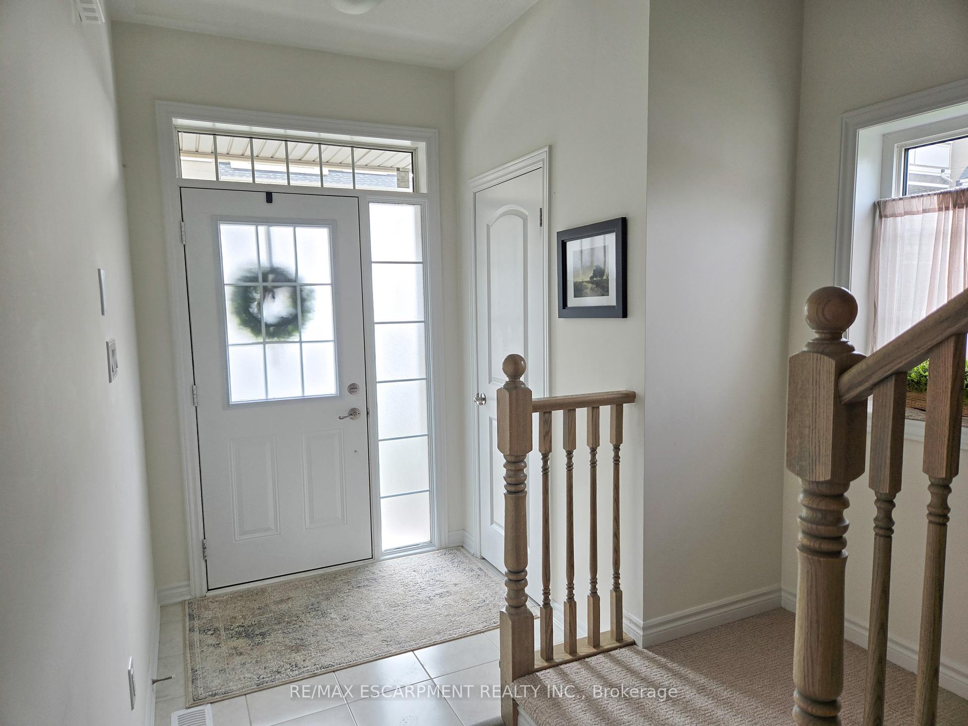 3 Bedrooms Condo at 305 Garner, Hamilton For sale