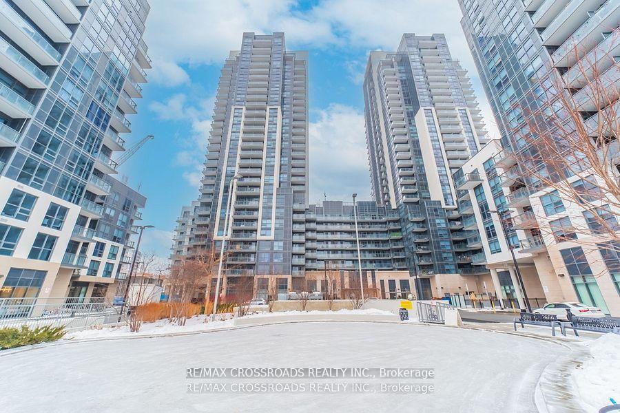 3 Bedrooms Condo at 20 Meadowglen, Toronto For sale