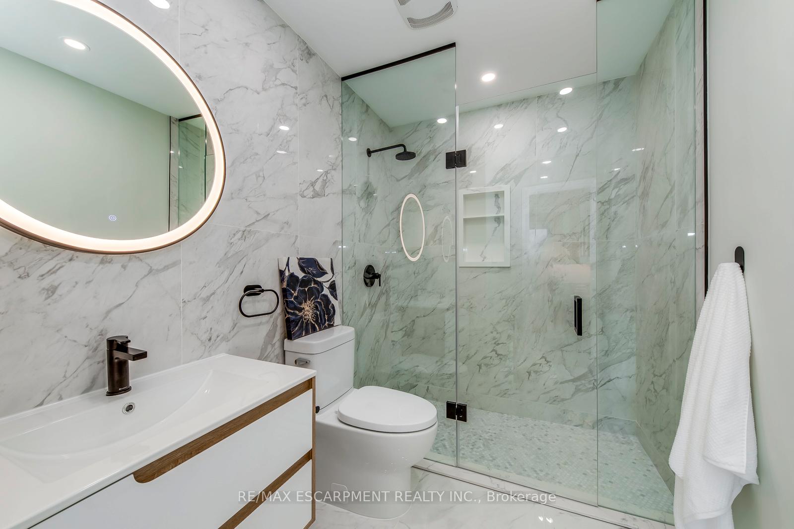 3 Bedrooms Condo at 2880 Headon Forest,  Burlington For sale