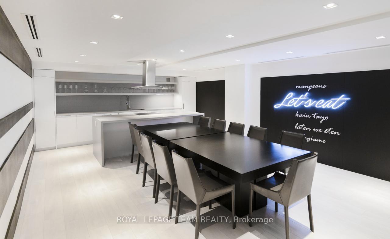 1 Bedroom Condo at 2916 Highway 7,  Vaughan For sale