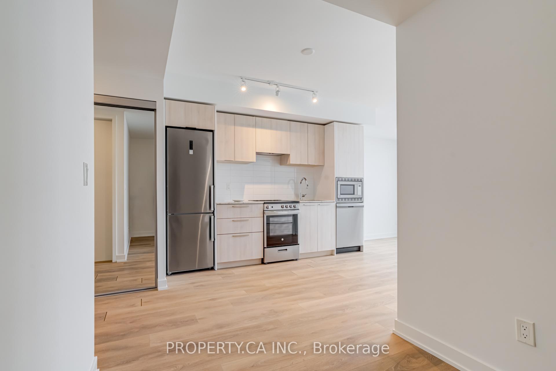 2 Bedrooms Condo at 501 Yonge, Toronto For sale