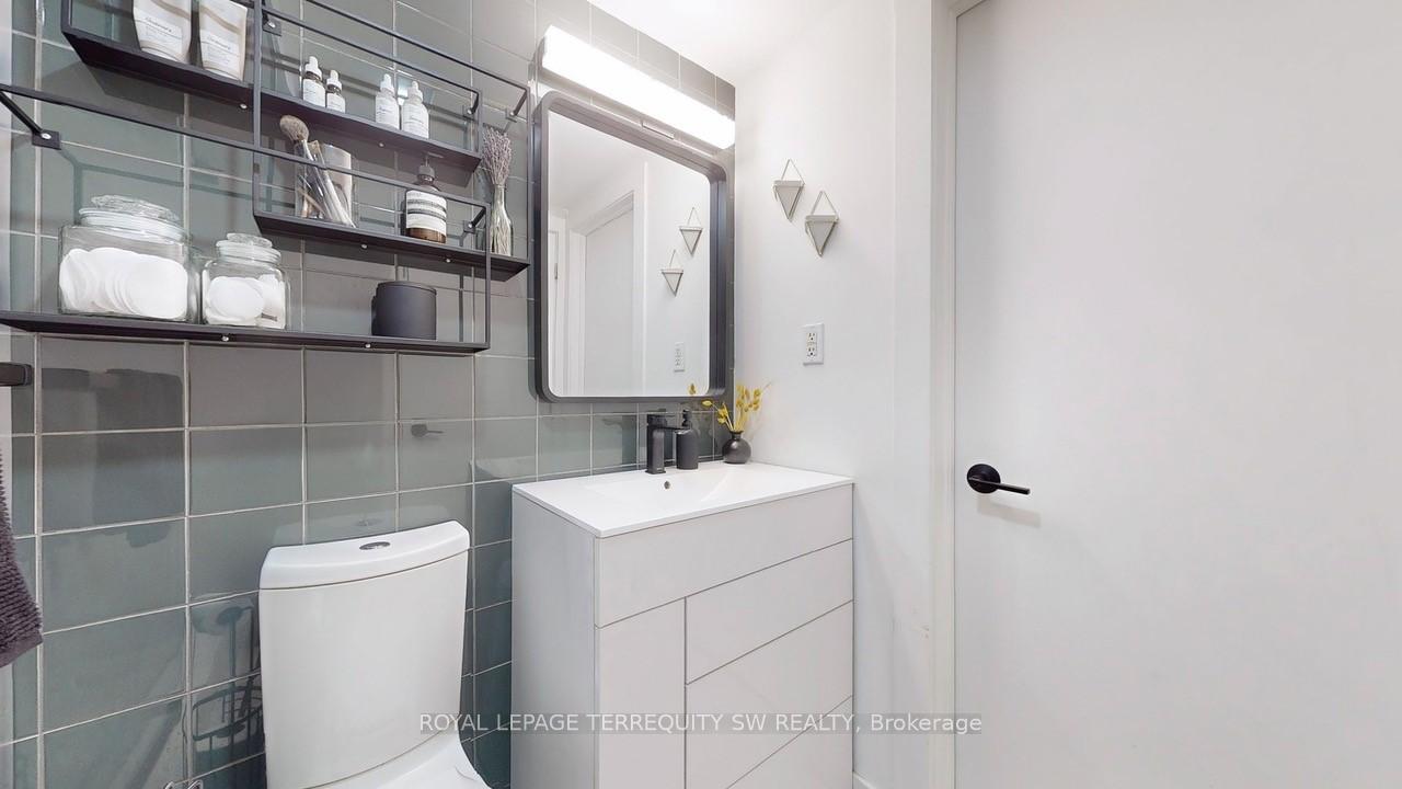 2 Bedrooms Condo at 284 St Helens, Toronto For sale