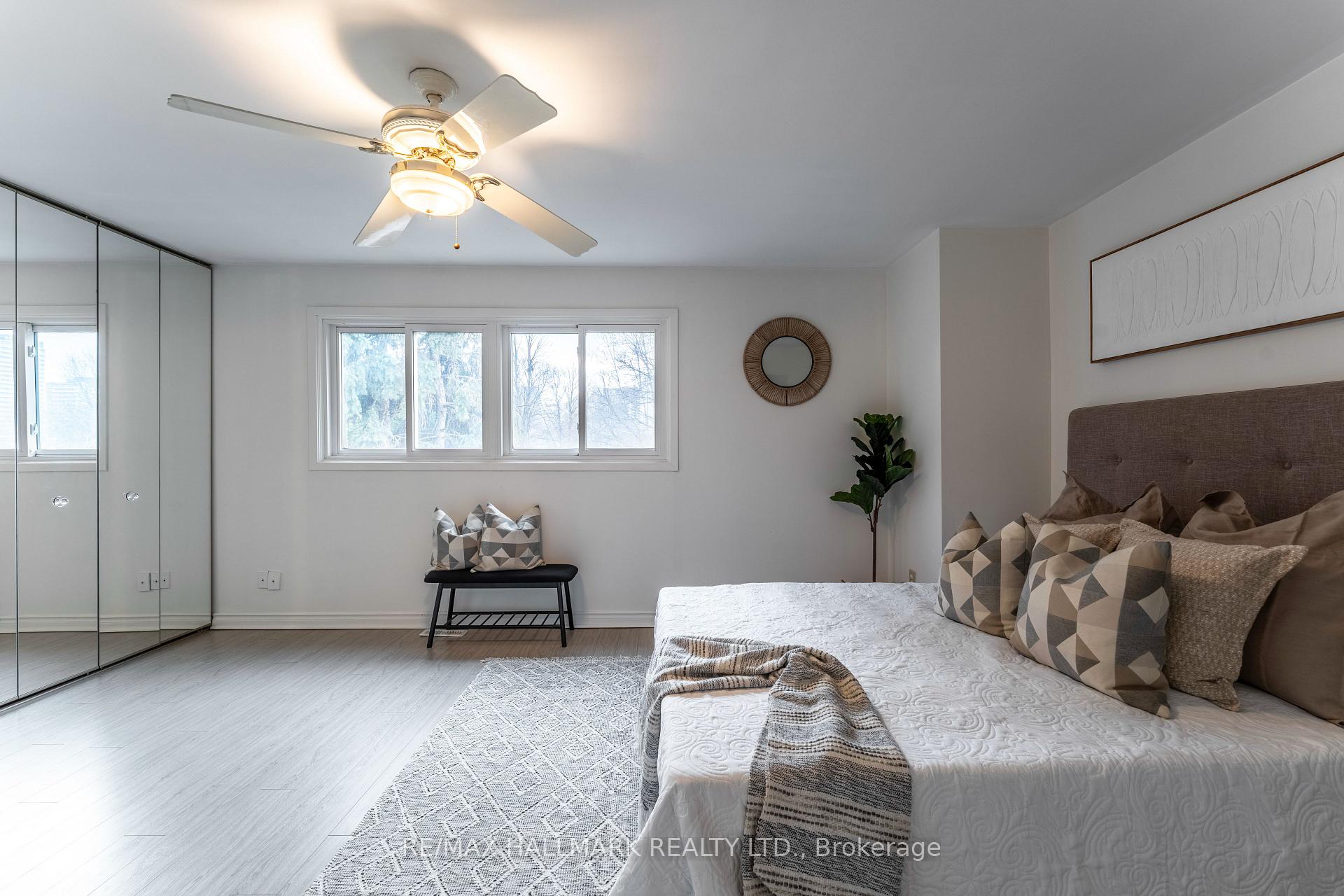 3 Bedrooms Condo at 60 Bards Walkway, Toronto For sale