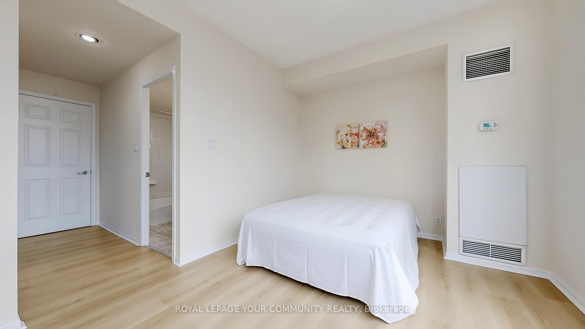 2 Bedrooms Condo at 230 Queens, Toronto For sale