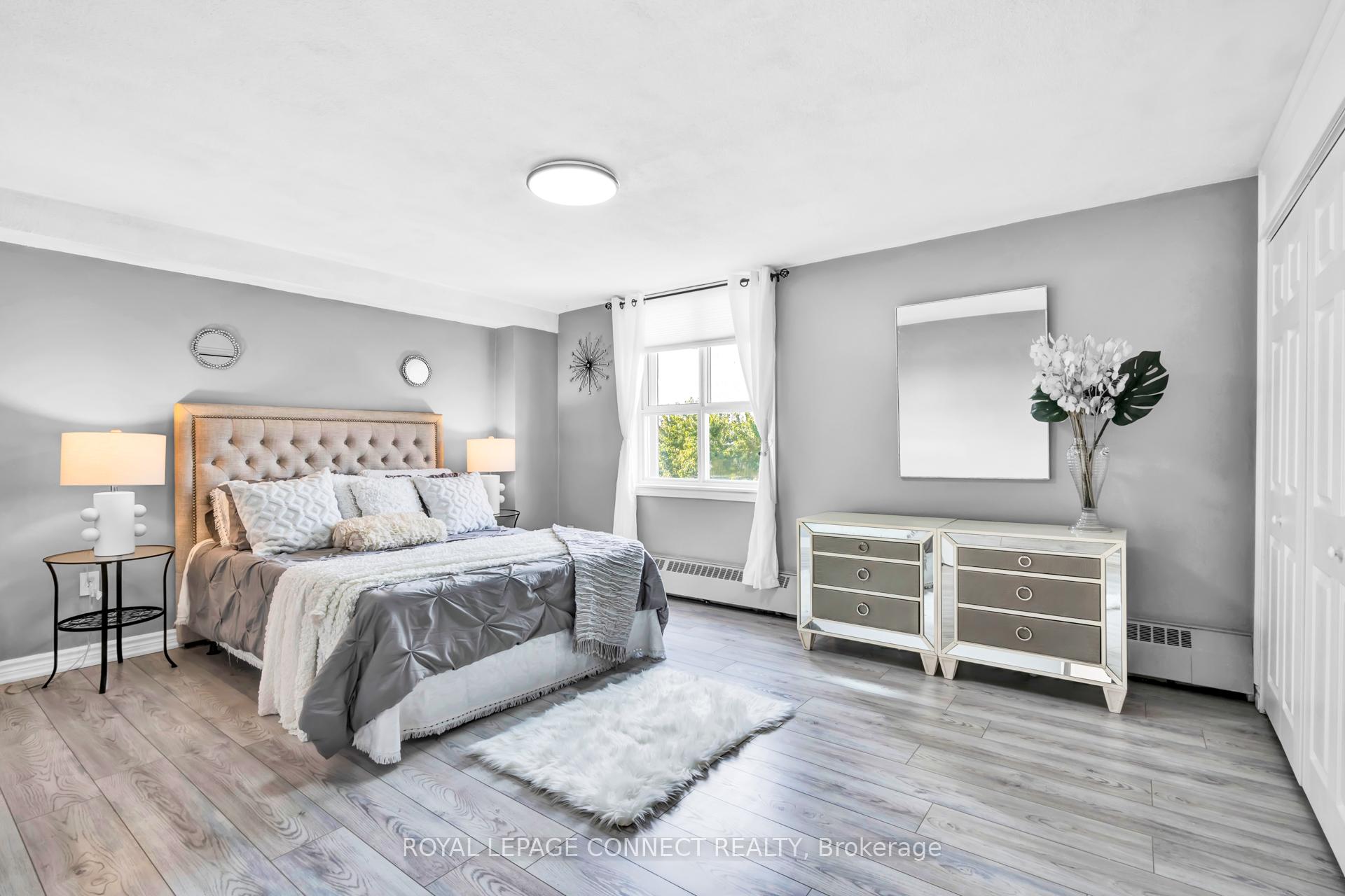 2 Bedrooms Condo at 270 Palmdale,  Toronto For sale